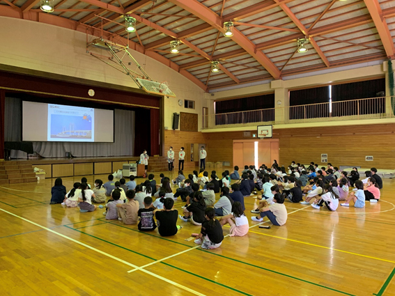 小学校出前講座の様子